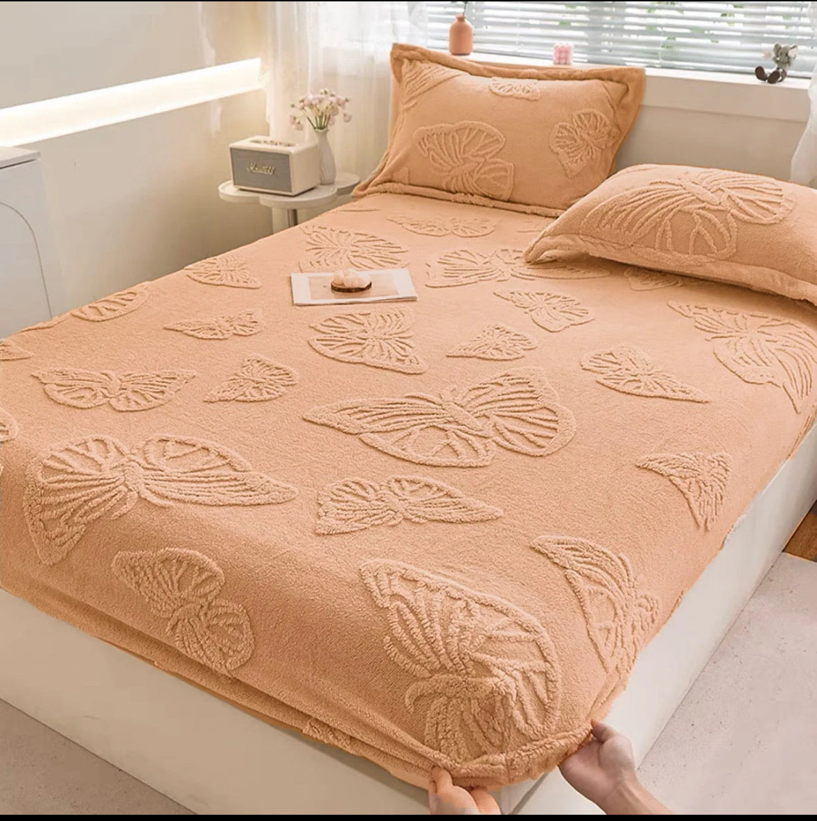 Husa Cocolino,model in relief,cu elastic+2 fete de perna,pat dublu