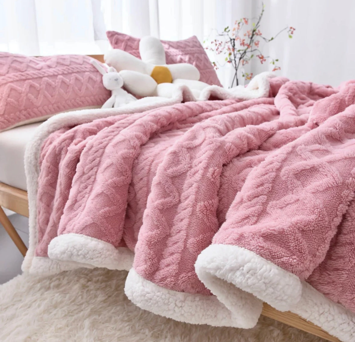 Patura groasa cu blanita 200/230,model impletit in relief