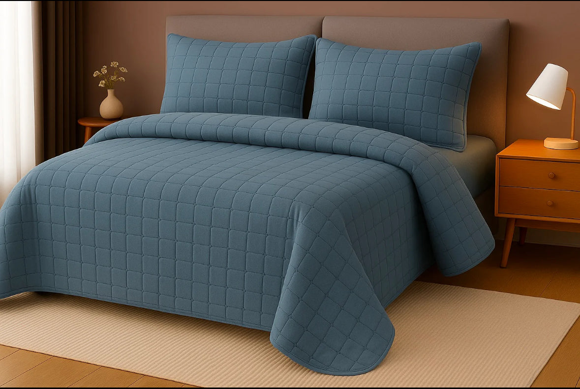 Set cuvertura albastru DeLux-Eleganta si confort pentru orice dormitor(4 piese)