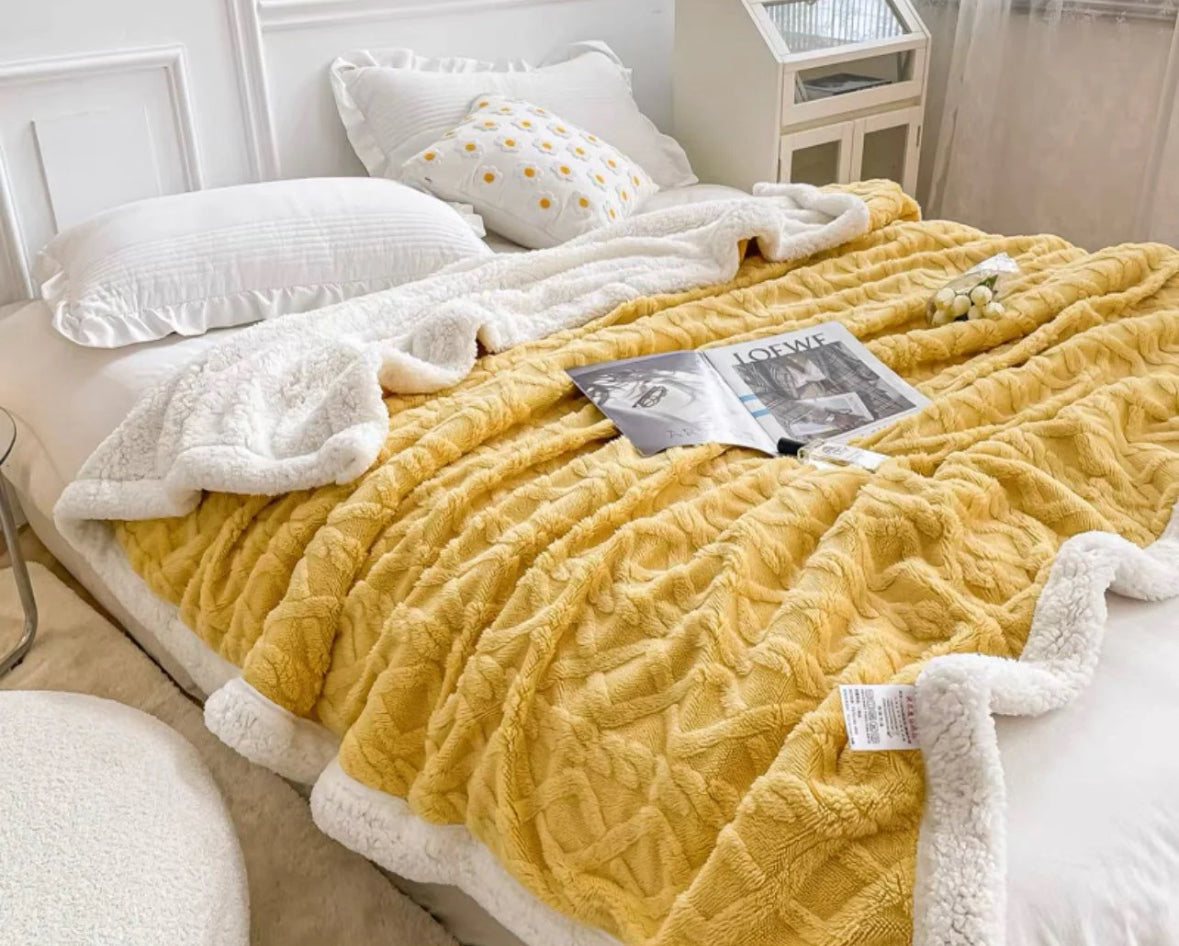 Patura groasa cu blanita 200/230,model impletit in relief