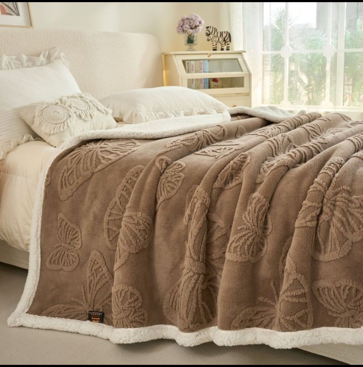 Patura groasa cu blanita 200/230,model fluturasi in relief