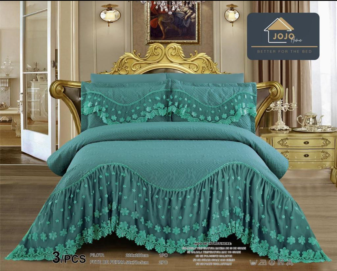 Cuvertura de pat Finet cu volanase