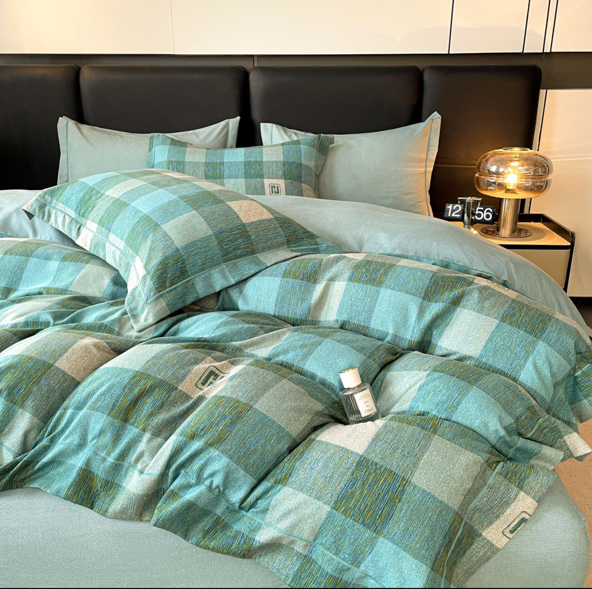 Accente geometrice-Set Lenjerie de Pat 6 Piese Moale si Confortabil