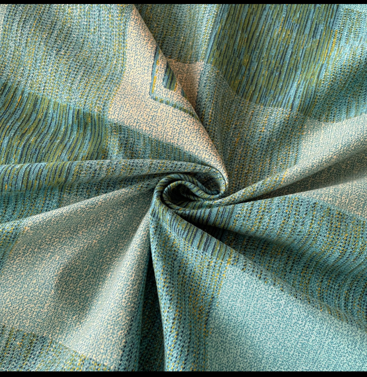 Accente geometrice-Set Lenjerie de Pat 6 Piese Moale si Confortabil