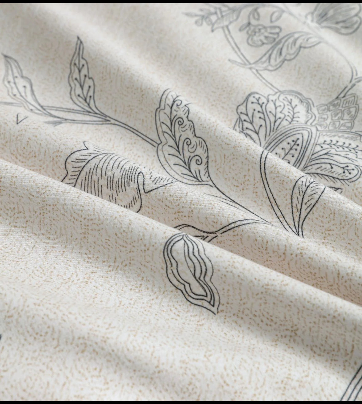 Eleganta minimalista-Set Lenjerie de Pat 6 Piese Moale si Confortabil