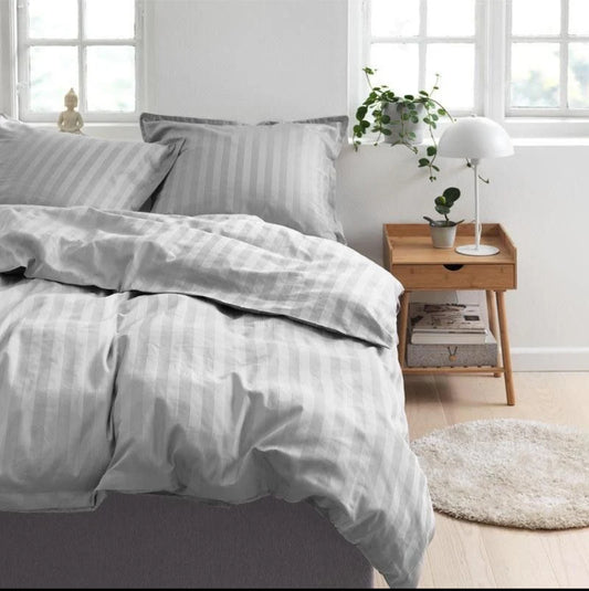 Lenjerie PREMIUM de pat tip Damasc cu elastic 4 piese