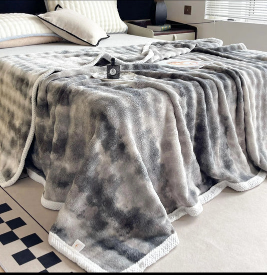 Patura EXTRA PUFOASA blanita de iepure artificiala 200/230,cu model