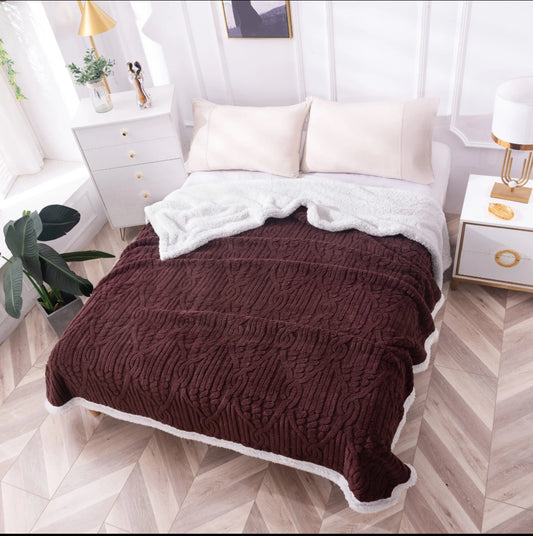 Patura groasa cu blanita,200/230,imprimeu in relief