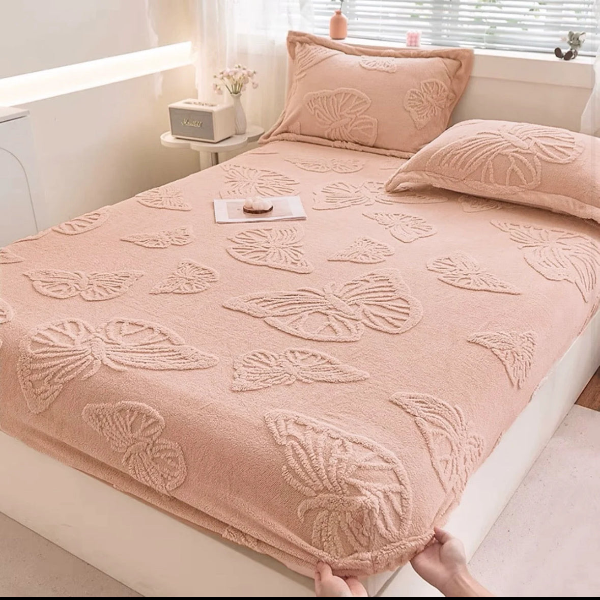 Husa Cocolino,model in relief,cu elastic+2 fete de perna,pat dublu