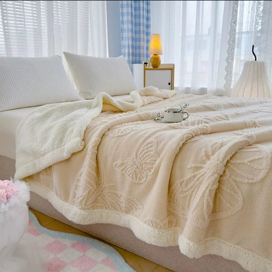 Patura groasa cu blanita 200/230,model fluturasi in relief