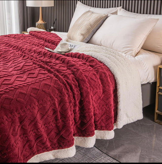 Patura groasa cu blanita,200/230,model cu fluturasi in relief