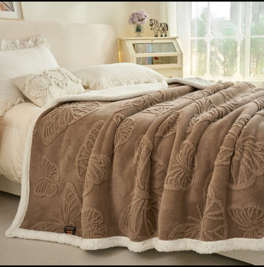 Patura groasa cu blanita 200/230,model fluturasi in relief