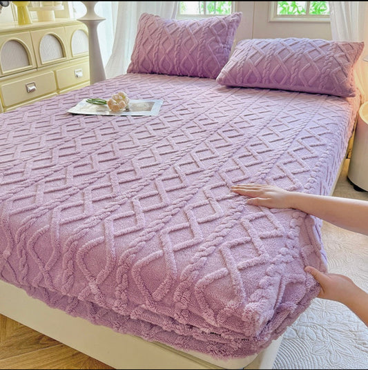 Husa Cocolino,model in relief,cu elastic+2 fete de perna,pat dublu