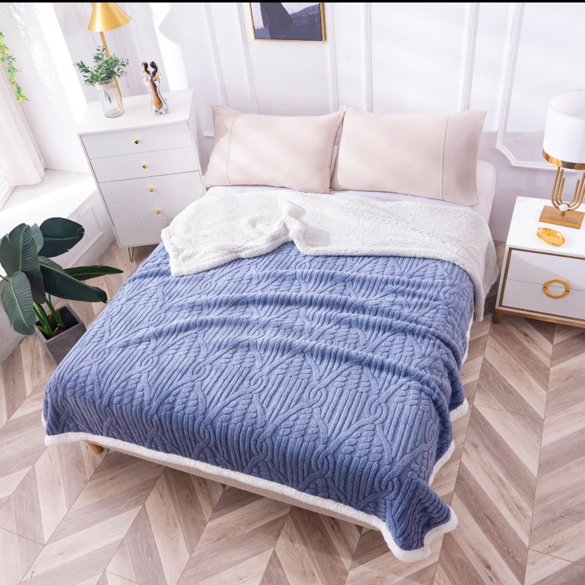 Patura groasa cu blanita,200/230,imprimeu in relief